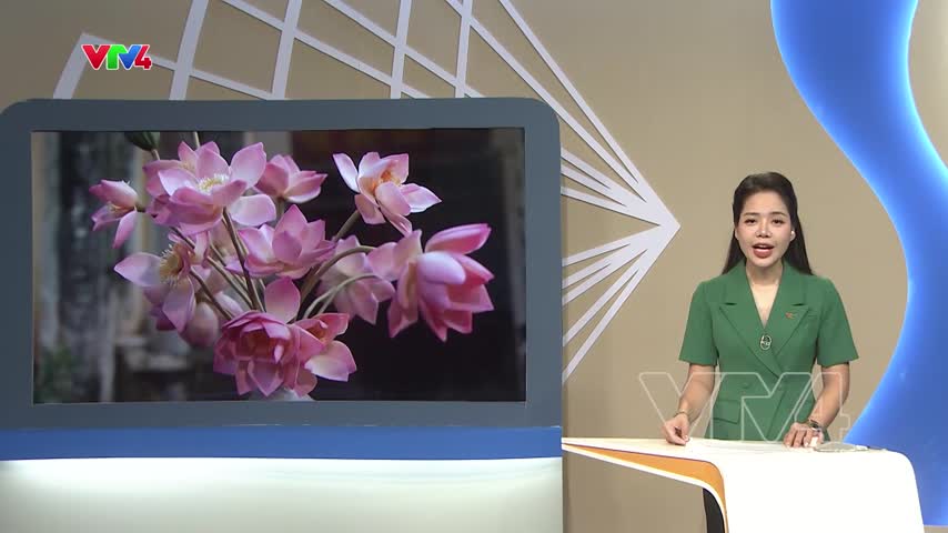 Nét gốm, dáng hoa trong bánh Trung thu