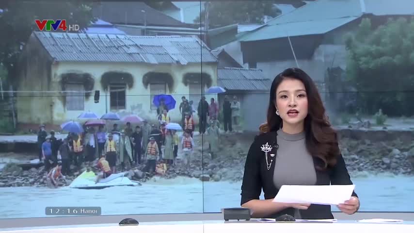 Giúp dân khắc phục hậu quả mưa lũ