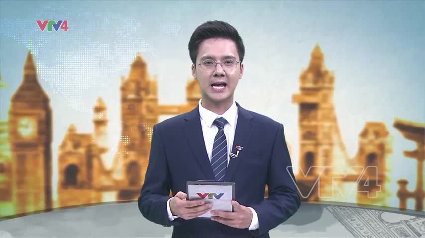 Thượng cờ nhân dịp kỷ niệm 58 năm ngày thành lập ASEAN tại Thượng Hải, Trung Quốc