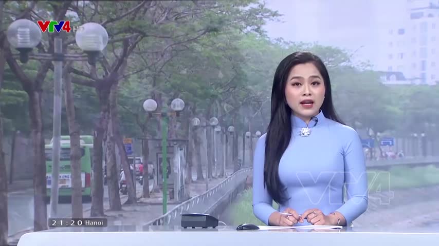 Khác lạ đầu hè ở Hà Nội