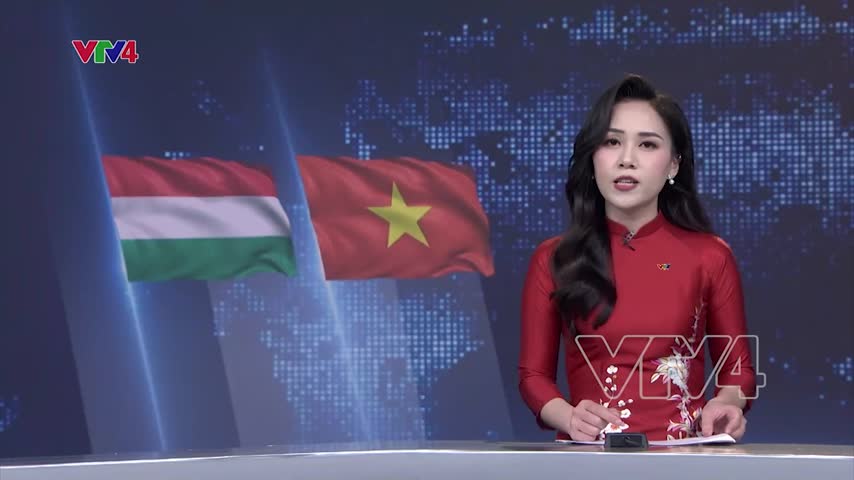 Tổng thống Hungary tưởng niệm các anh hùng liệt sỹ