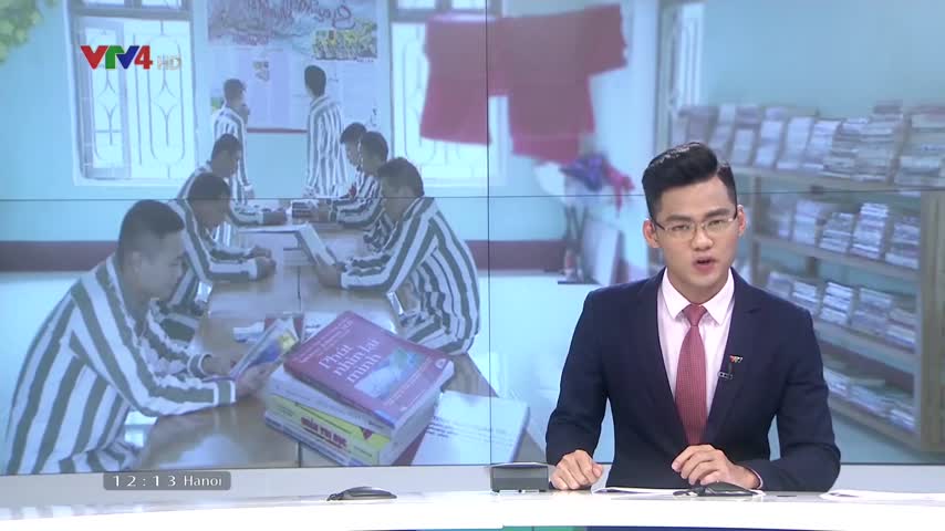Những trang sách trong trại giam