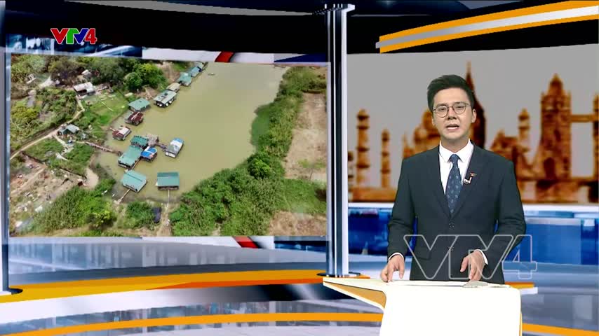 Gieo chữ nơi bãi giữa sông Hồng