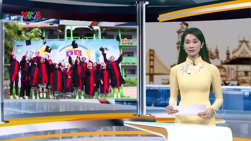 Trường song ngữ Lào-Việt Nam Nguyễn Du bế giảng năm học 2023-2024