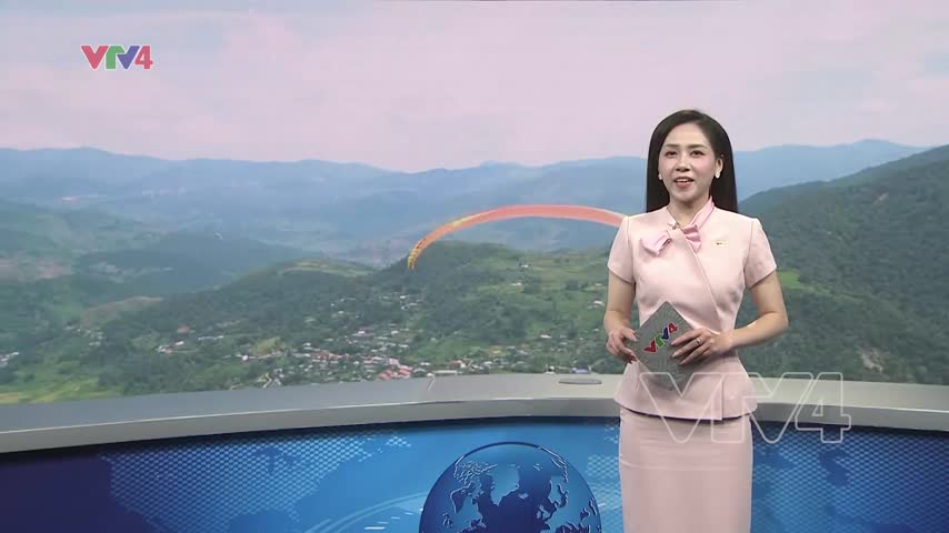 Bay trên mùa vàng Tú Lệ