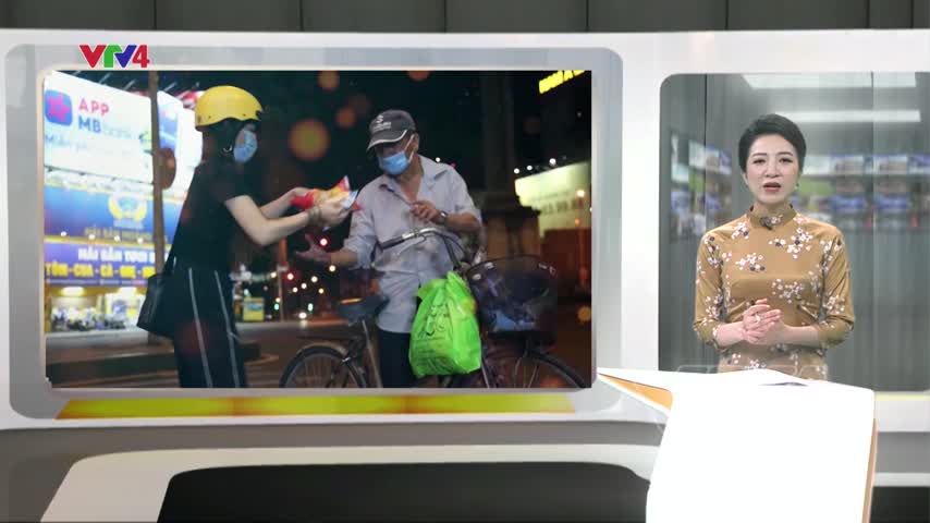 Phát quà đêm cho người vô gia cư tại Thành phố Hồ Chí Minh