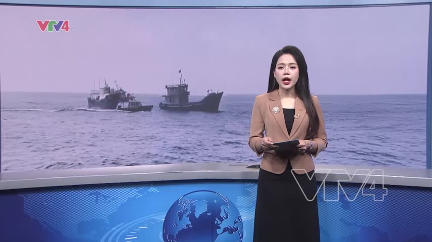 Bàn giao ngư dân và tàu cá gặp nạn